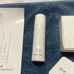 Rodan + Fields Pore Cleansing and Blackhead Removal Kit in White